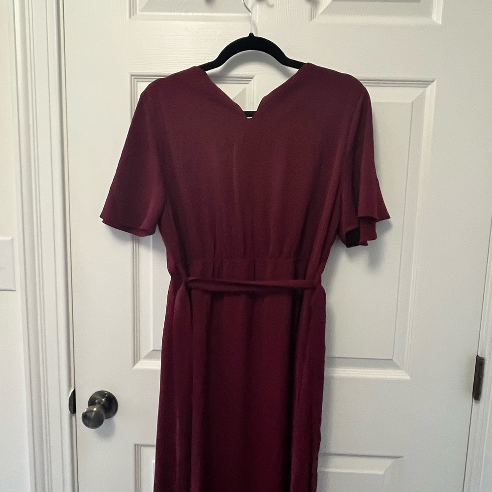 ✨ The Dell Woven Wrap Dress in Burgundy - Picture 3 of 8